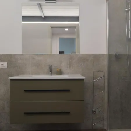 Loft - Wi-fi, Ground Floor, 2 Bathrooms Apartment